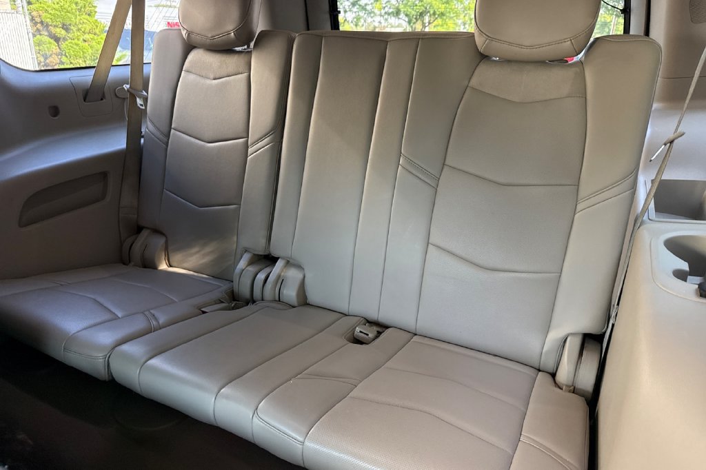 Used 2015 Cadillac Escalade ESV Luxury AWD/4WD image 18