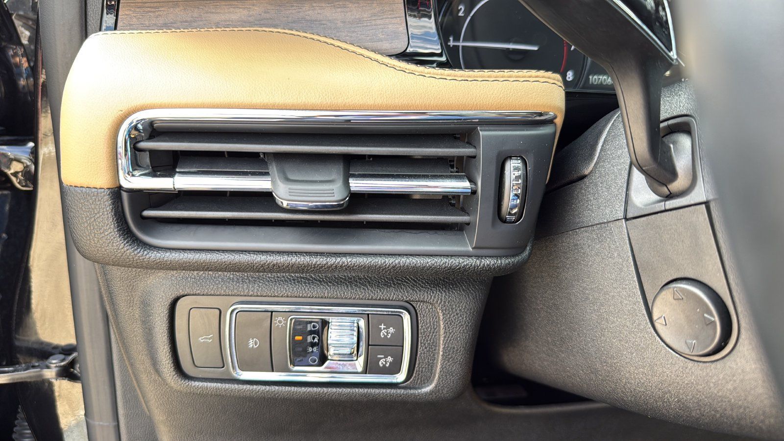Used 2020 Lincoln Corsair Reserve FWD image 17