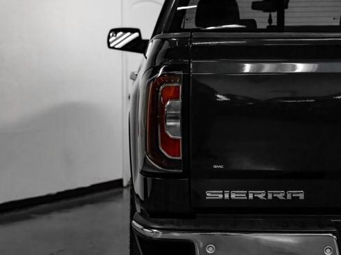 Used 2018 GMC Sierra 1500 SLT AWD/4WD image 60