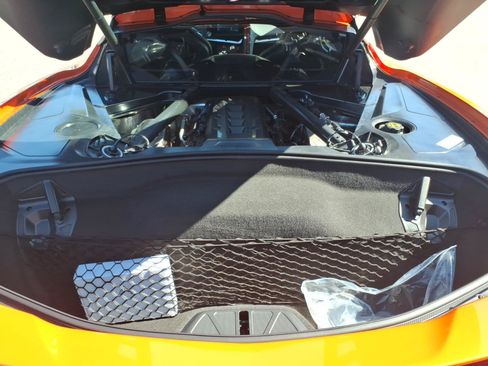 Used 2025 Chevrolet Corvette Stingray Preferred Cpe w/ Z51 Performance Package RWD image 6