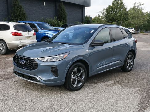 Used 2023 Ford Escape ST-Line w/ Tech Pack #1 AWD/4WD image 2