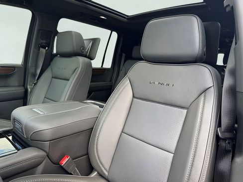 New 2026 GMC Yukon XL Denali AWD/4WD image 9