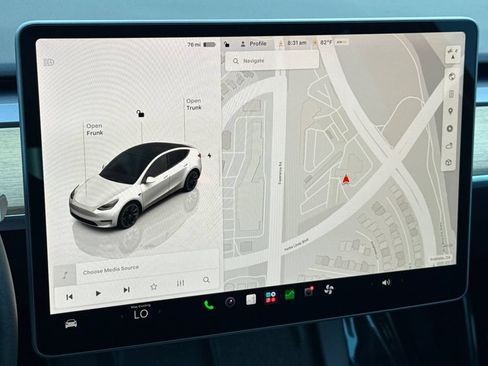 Used 2023 Tesla Model Y Long Range AWD/4WD image 23