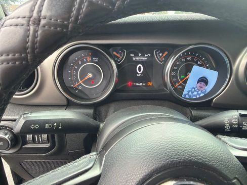 Used 2018 Jeep Wrangler Unlimited Sport S AWD/4WD image 7