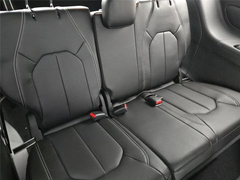 New 2026 Chrysler Voyager LX image 11