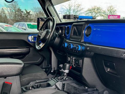 Used 2020 Jeep Gladiator Sport w/ Quick Order Package 24S image 14