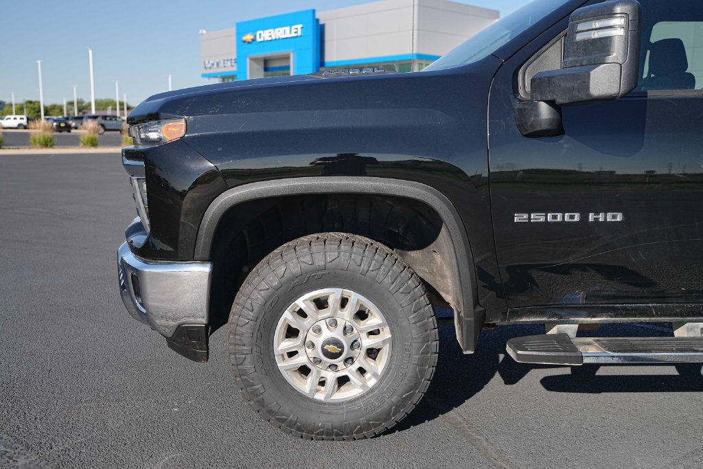 Used 2025 Chevrolet Silverado 2500 LT w/ Convenience Package AWD/4WD image 12
