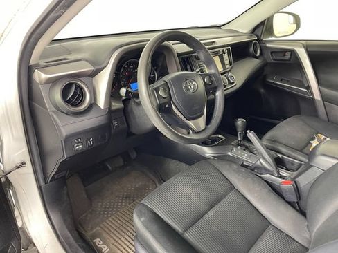 Used 2016 Toyota RAV4 LE AWD/4WD image 3