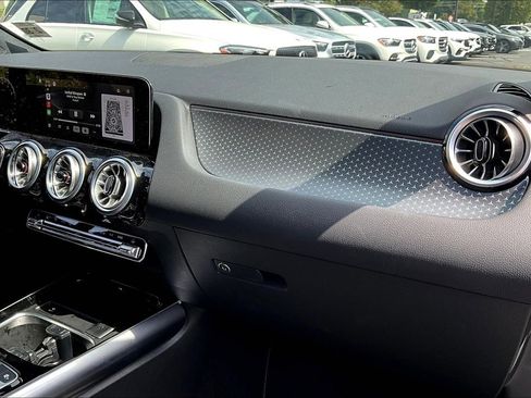 Used 2025 Mercedes-Benz GLA 250 4MATIC image 16