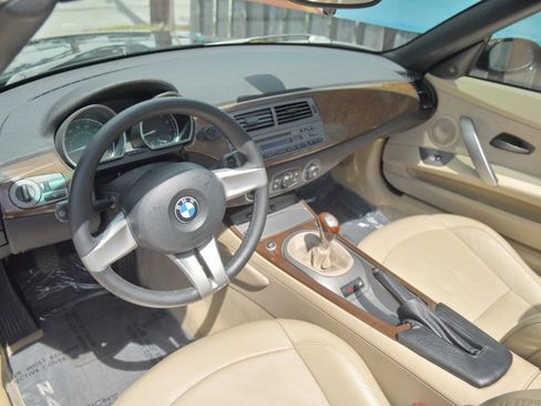 Used 2003 BMW Z4 2.5i image 17