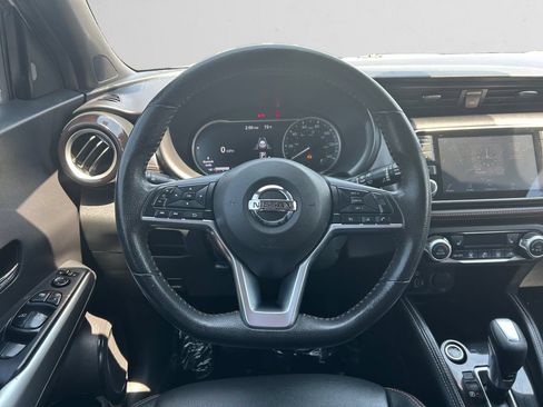 Used 2020 Nissan Kicks SR w/ SR Premium Package FWD image 13