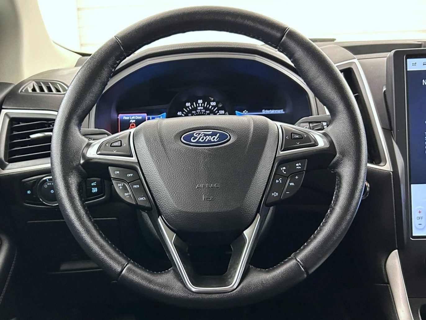 Used 2024 Ford Edge SEL w/ Convenience Package AWD/4WD image 11