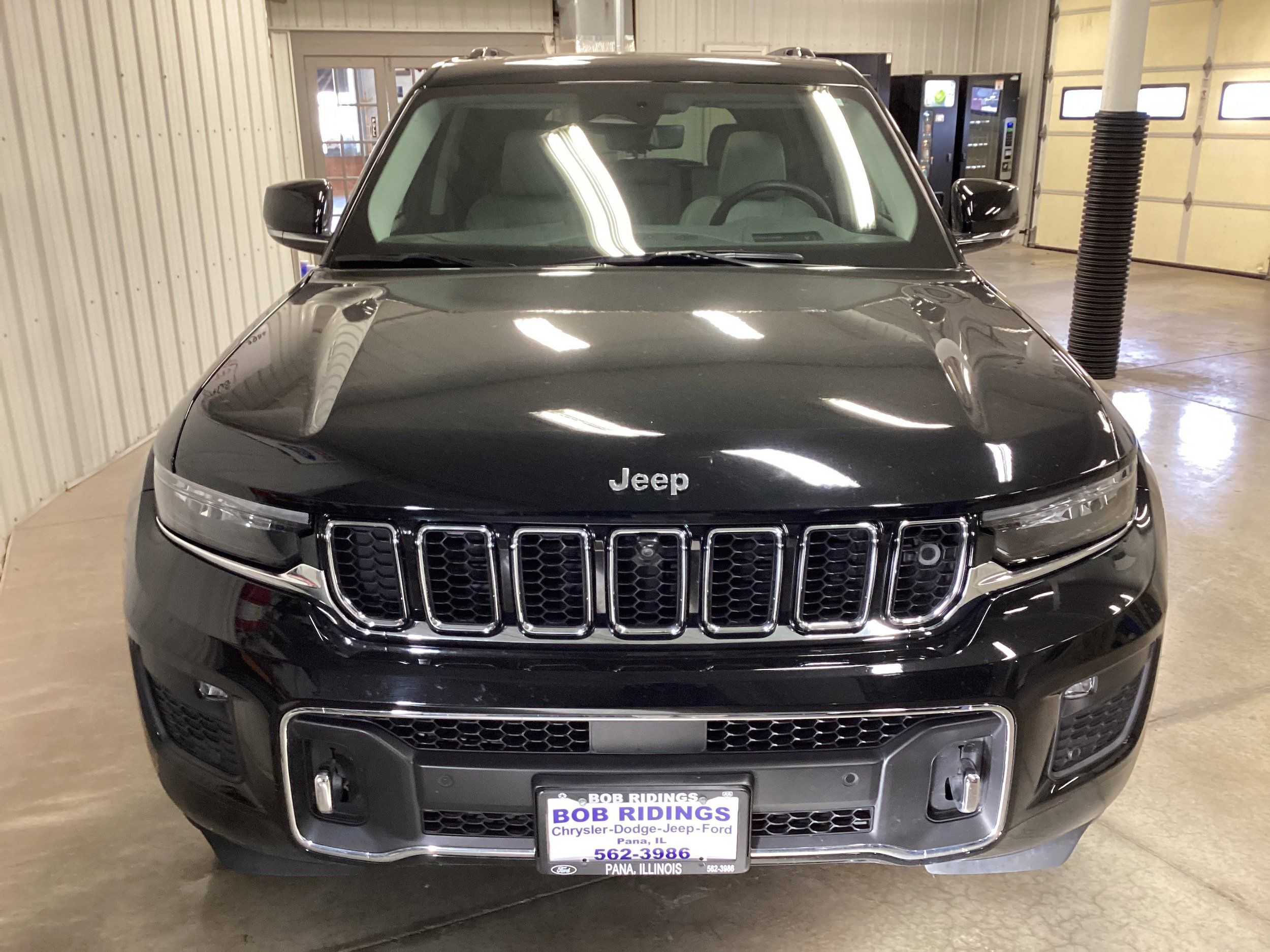Used 2023 Jeep Grand Cherokee Overland w/ Adv Protech Group III AWD/4WD image 8