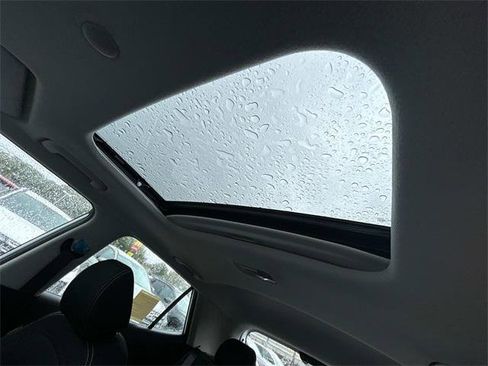 New 2025 Hyundai Venue SEL image 9