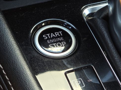 Used 2024 Nissan Kicks SV FWD image 9