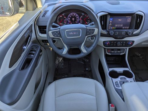 Used 2023 GMC Terrain Denali image 4