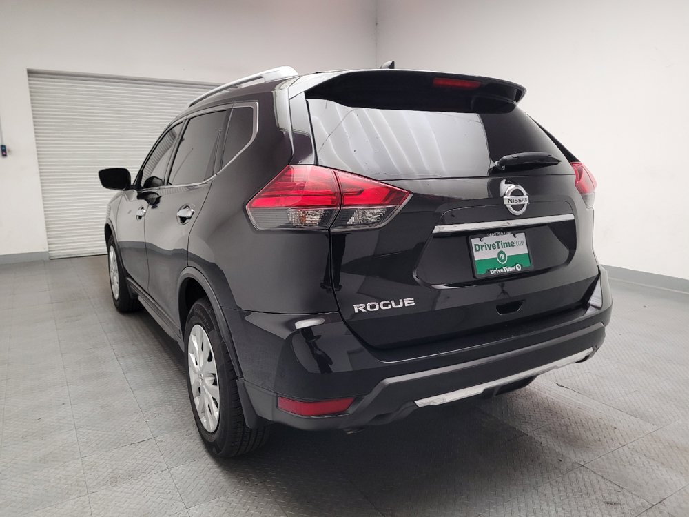Used 2017 Nissan Rogue S w/ S Appearance Package FWD image 6