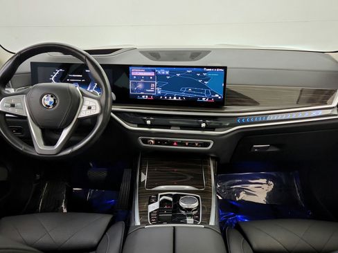 Used 2025 BMW X7 xDrive40i AWD/4WD image 21