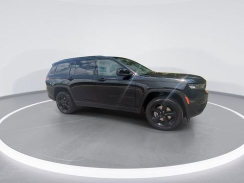 New 2025 Jeep Grand Cherokee L Altitude image 13