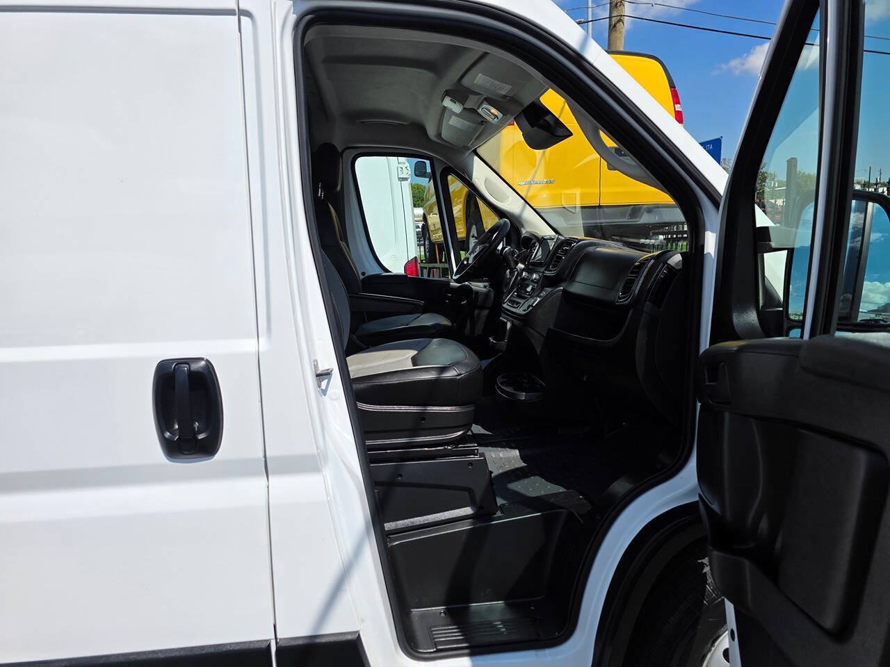 Used 2025 RAM ProMaster 3500 w/ Convenience Group FWD image 13