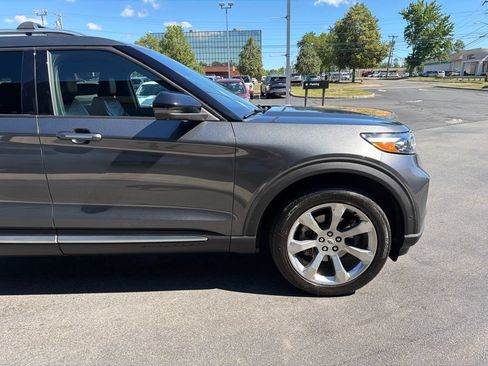 Used 2020 Ford Explorer Platinum w/ Premium Technology Package AWD/4WD image 6