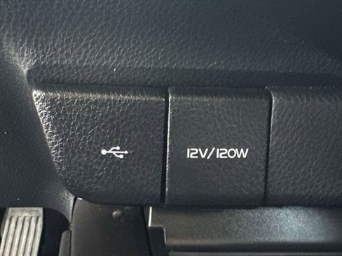 Used 2024 Toyota Camry SE image 21