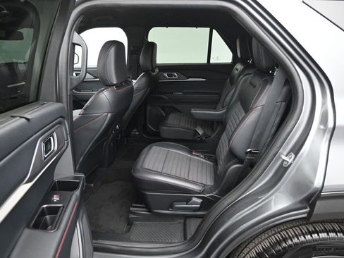 Used 2025 Ford Explorer ST-Line w/ Premium Package RWD image 19