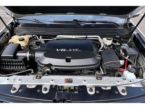 Used 2017 Chevrolet Colorado Z71 AWD/4WD image 10