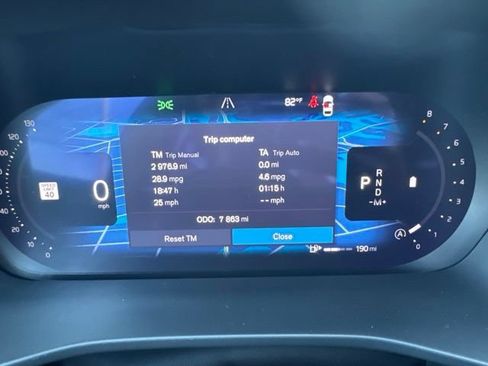 Certified 2025 Volvo XC40 B5 Plus AWD/4WD image 24