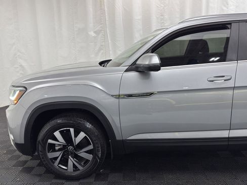 Used 2023 Volkswagen Atlas Cross Sport SE image 3