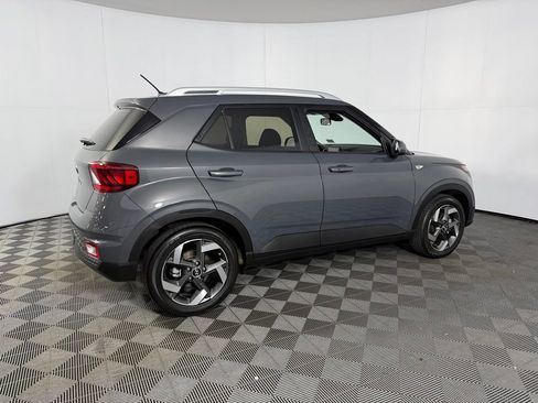 Used 2025 Hyundai Venue SEL FWD image 7