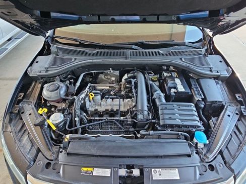 Used 2019 Volkswagen Jetta SE w/ Cold Weather Package FWD image 21