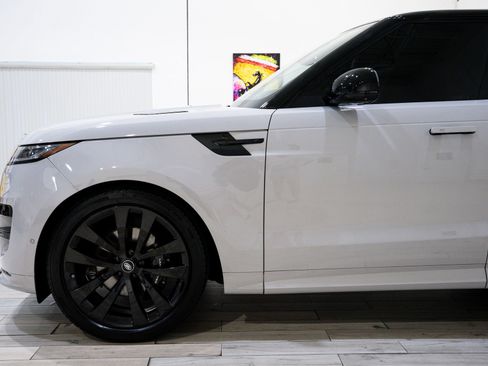 Used 2025 Land Rover Range Rover Sport Dynamic SE image 11