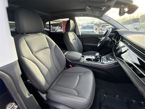 Used 2021 Audi Q8 Premium Plus w/ Premium Plus Package image 24