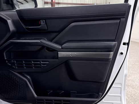 Used 2025 Toyota 4Runner TRD Off-Road image 32