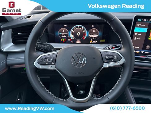 New 2025 Volkswagen Tiguan SE image 14