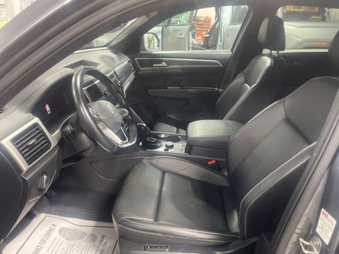 Used 2020 Volkswagen Atlas Cross Sport SEL image 10