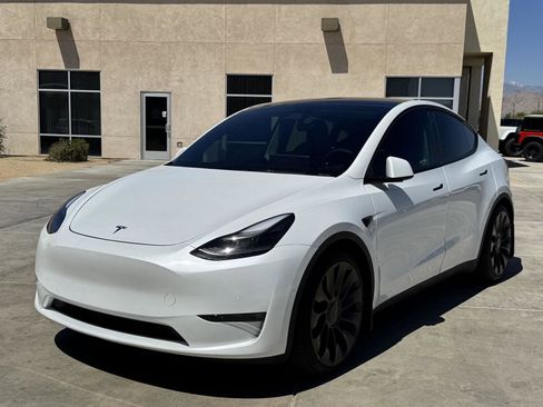 Used 2022 Tesla Model Y Performance AWD/4WD image 3