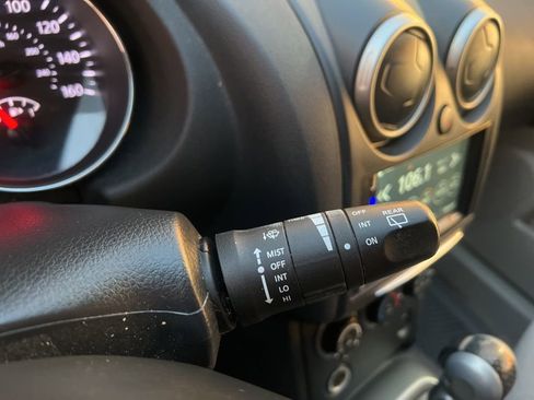 Used 2013 Nissan Rogue SV image 13