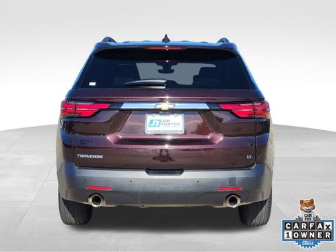 Used 2023 Chevrolet Traverse LT w/ Rear Camera Mirror Package image 7