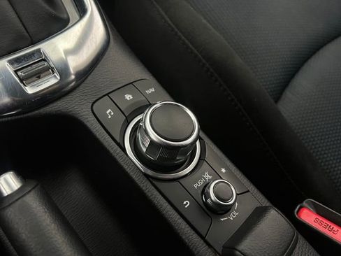 Used 2017 Toyota Yaris iA image 25