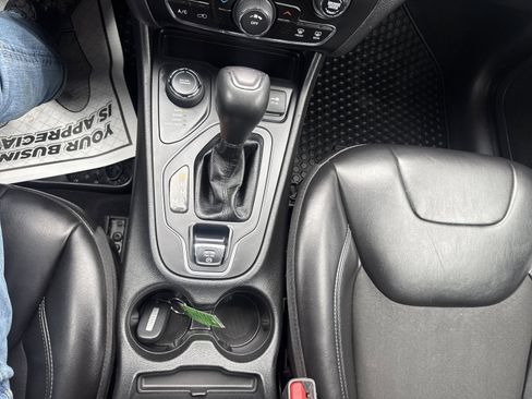 Used 2020 Jeep Cherokee Latitude Plus w/ Cold Weather Group image 22