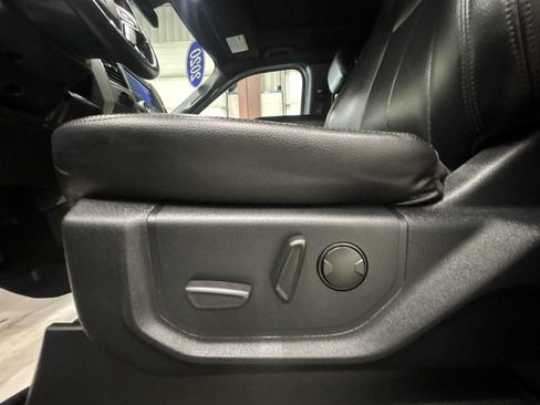 Used 2020 Ford Expedition XLT w/ Equipment Group 202A AWD/4WD image 14