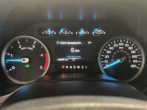 Used 2017 Ford F350 XLT w/ XLT Premium Package AWD/4WD image 16