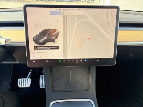 Used 2023 Tesla Model Y Performance image 4