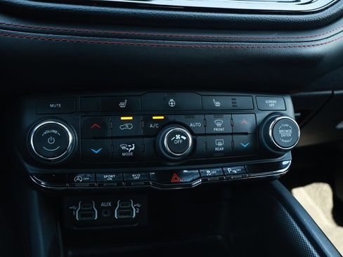 Used 2023 Dodge Durango GT RWD image 18