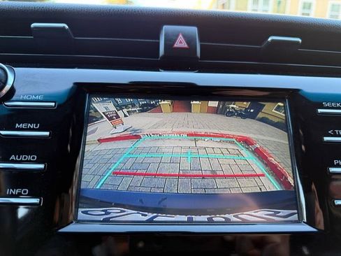Used 2018 Toyota Camry SE FWD image 86