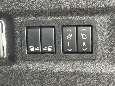 Used 2021 GMC Yukon SLT w/ SLT Luxury Plus Package AWD/4WD image 30