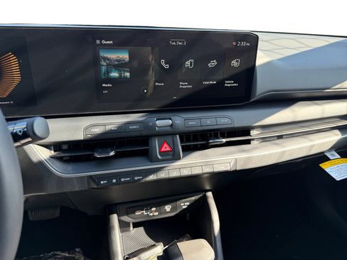 New 2025 Kia K4 LXS image 12