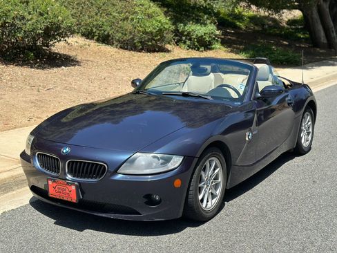 Used 2005 BMW Z4 2.5i RWD image 52